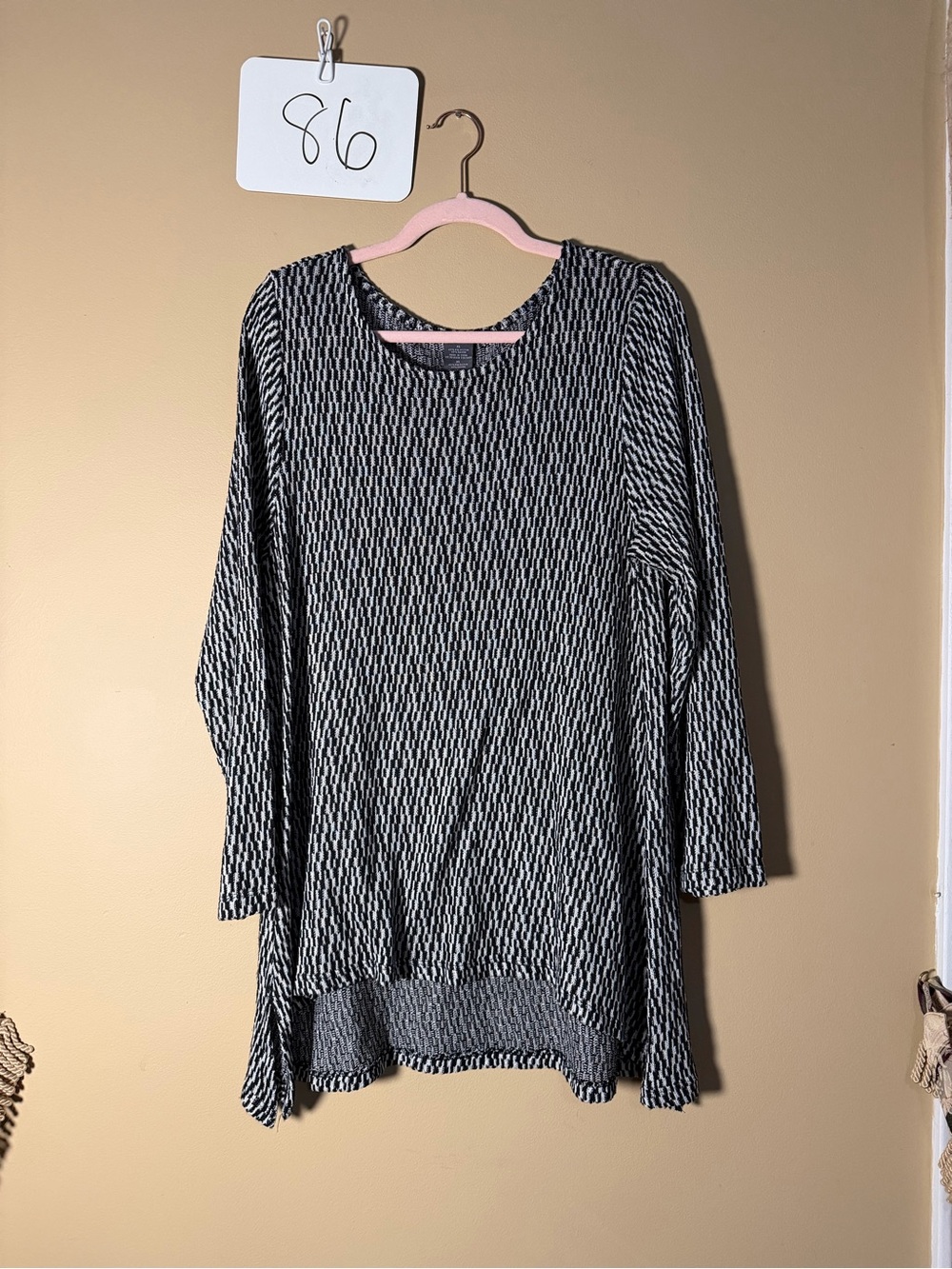 Chelsea & Theodore Black and White Long Sleeve Tunic Dress